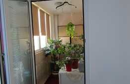 Apartament 3 camere, 65 mp, decomandat, boxa, garaj, zona strazii Dambovitei