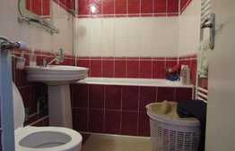 Apartament 3 camere, 65 mp, decomandat, boxa, garaj, zona strazii Dambovitei