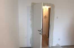 Garsoniera 32 mp, etaj intermediar, boxa la subsol, zona Profi