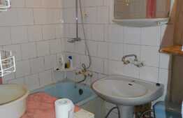 Garsoniera 30 mp, garaj, zona Spitalului de Recuperare