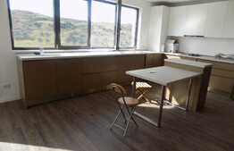 Apartament de vanzare, 3 camere, 78 mp, loc de parcare, zona Terra!