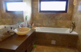 3 camere, 55 mp, terasa de 45 mp! Parcare! Zona strazii Subcetate!