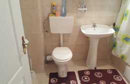 Garsoniera de vanzare, decomandata, 34 mp, loc de parcare, zona strazii Florilor