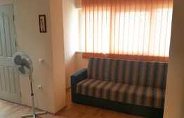 Garsoniera de vanzare, decomandata, 34 mp, loc de parcare, zona strazii Florilor