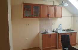 Garsoniera de vanzare, decomandata, 34 mp, loc de parcare, zona strazii Florilor