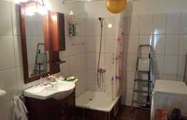 Apartament de vanzare, 2 camere, 60 mp! Parcare! Zona strazii Florilor!