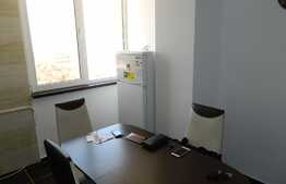 Apartament cu 3 camere, 56 mp, parcare, zona strazii Calea Turzii