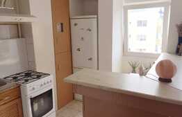 De vanzare garsoniera 33 mp, boxa la subsol, zona Podului Calvaria