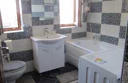 De vanzare apartament 3 camere, 71 mp, terasa de 40 mp, parcare, zona VIVO!