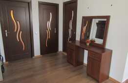 De vanzare apartament 3 camere, 71 mp, terasa de 40 mp, parcare, zona VIVO!