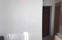 Garsoniera 11 mp, etaj intermediar, zona Auchan