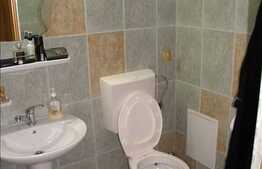 Vanzare 3 camere, decomandat, 85 mp utili, zona Campului, cu boxa si parcare