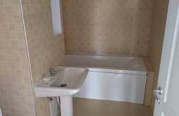 Apartament 3 camere, 63 mp, 2 balcoane, etaj intermediar, zona Petrom
