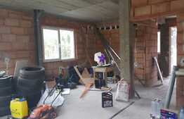 Casa individuala de 120 mp, teren de 600 mp! Semifinisat! Zona de case!