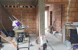 Casa individuala de 120 mp, teren de 600 mp! Semifinisat! Zona de case!