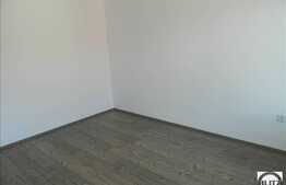 Vanzare apartament cu 2 camere , cu loc de parcare si curte privata