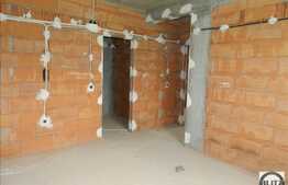 Vanzare apartament cu 2 camere , cu loc de parcare si curte privata