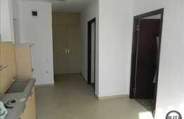 Vanzare apartament cu 2 camere , cu loc de parcare si curte privata