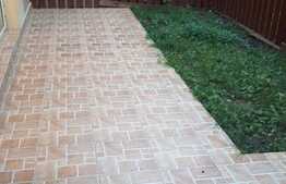 Casa insiruita ce are grija de finisajele sale! 126 mp utili, teren de 100 mp! Zona de case!