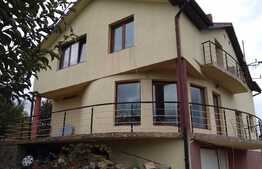 Casa aproape de natura la 10 minute de centru! 270 mp utili, teren de 700 mp.