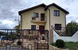 Casa aproape de natura la 10 minute de centru! 270 mp utili, teren de 700 mp.