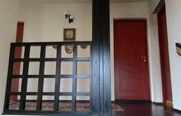 Casa aproape de natura la 10 minute de centru! 270 mp utili, teren de 700 mp.