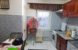 Apartament 4 camere, 82 mp, decomandat, 2 boxe, zona Piata Flora