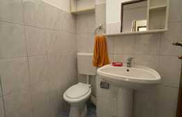 Apartament 3 camere, 65 mp, decomandat, boxa la subsol, zona Hotel Paradis