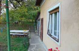 Casa individuala demolabila, 134 mp, 1469 mp de teren, 16 ml, zona Piata Engels