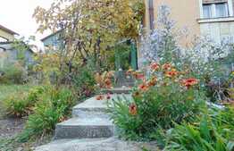 Casa individuala demolabila, 134 mp, 1469 mp de teren, 16 ml, zona Piata Engels