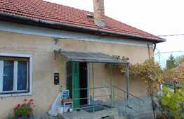 Casa individuala demolabila, 134 mp, 1469 mp de teren, 16 ml, zona Piata Engels