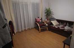 De vanzare apartament 2 camere, 57 mp, decomandat, zona VIVO!