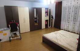 De vanzare apartament 2 camere, 57 mp, decomandat, zona VIVO!