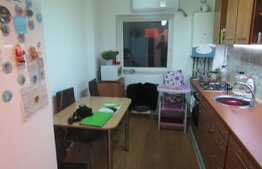 De vanzare apartament 2 camere, 57 mp, decomandat, zona VIVO!