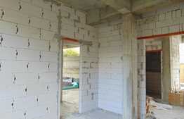 Casa individuala, 340 mp utili, teren de 985 mp, la rosu!