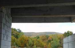 Casa individuala, 340 mp utili, teren de 985 mp, la rosu!