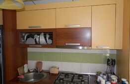 3 camere, 70 mp, etaj intermediar! Garaj! Zona strazii Stejarului! 