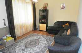 3 camere, 70 mp, etaj intermediar! Garaj! Zona strazii Stejarului! 