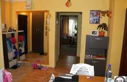 Apartament cu 3 camere, 78 mp utili, decomandat, loc parcare, boxa, zona Billa!