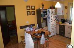 Apartament cu 3 camere, 78 mp utili, decomandat, loc parcare, boxa, zona Billa!