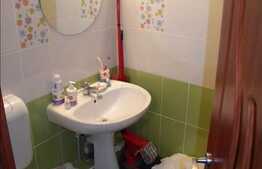 Apartament cu 3 camere, 78 mp utili, decomandat, loc parcare, boxa, zona Billa!