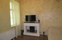 Apartament la casa, 42 mp, terasa de 10 mp, zona Piata Cipariu 