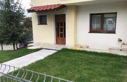Casa insiruita de 130 mp, teren 197 mp, front stradal 15 ml, zona linistita!