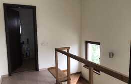 Casa insiruita de 130 mp, teren 197 mp, front stradal 15 ml, zona linistita!