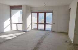 Apartament 4 camere, 122 mp, terasa de 33 mp, parcare, zona VIVO!