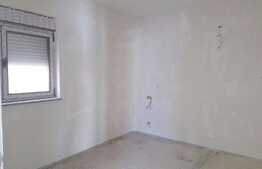 Apartament 4 camere, 122 mp, terasa de 33 mp, parcare, zona VIVO!