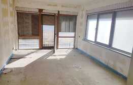 Apartament 4 camere, 122 mp, terasa de 33 mp, parcare, zona VIVO!