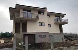 Duplex de vanzare 180 mp, teren 470 mp, front 30 ml, zona linistita!