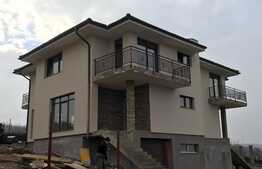 Duplex de vanzare 180 mp, teren 470 mp, front 30 ml, zona linistita!
