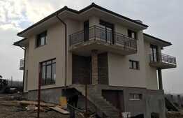 Duplex de vanzare 180 mp, teren 470 mp, front 30 ml, zona linistita!